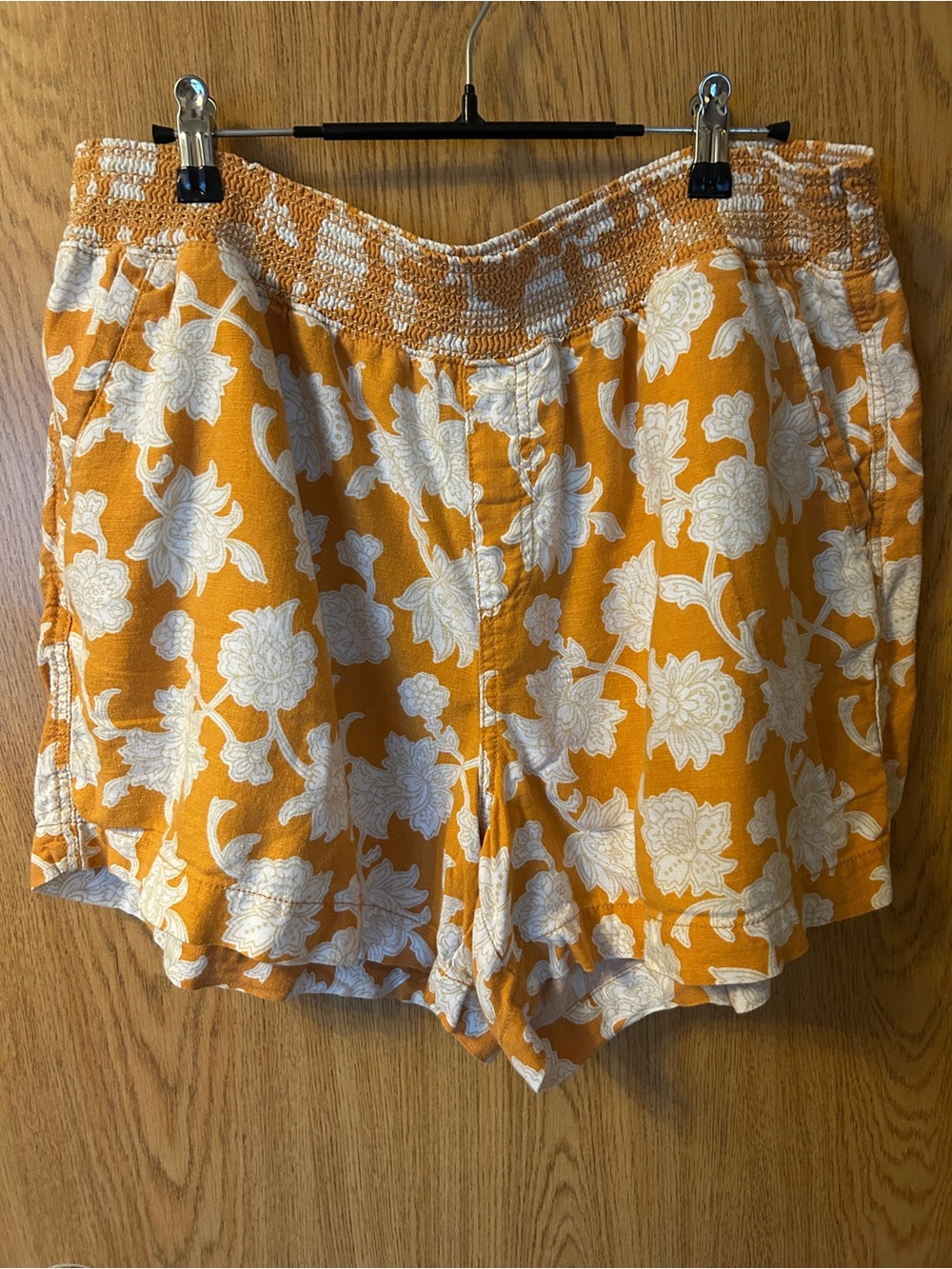 Briggs New York Orange and White Floral Smocked Waist Shorts